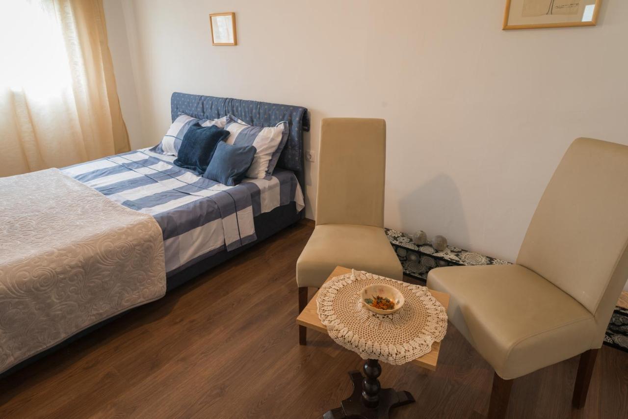 Kuca Na Selu + Besplatan Parking Villa Niksic Exterior photo